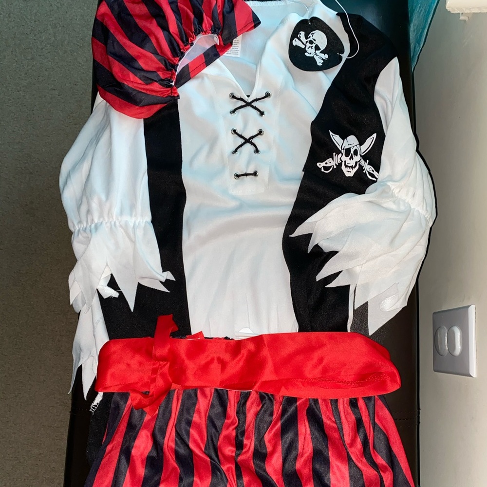 Child’s Pirate Costume. Fits 7-10